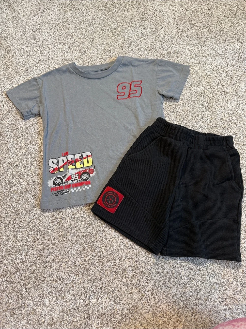 Kids Grey '95 Speed' T-Shirt and Black Shorts Set - 5T
